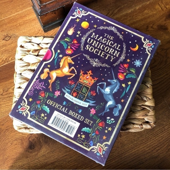 The Magical Unicorn Society (official boxed set), hardcover book set - Picture 2 of 3